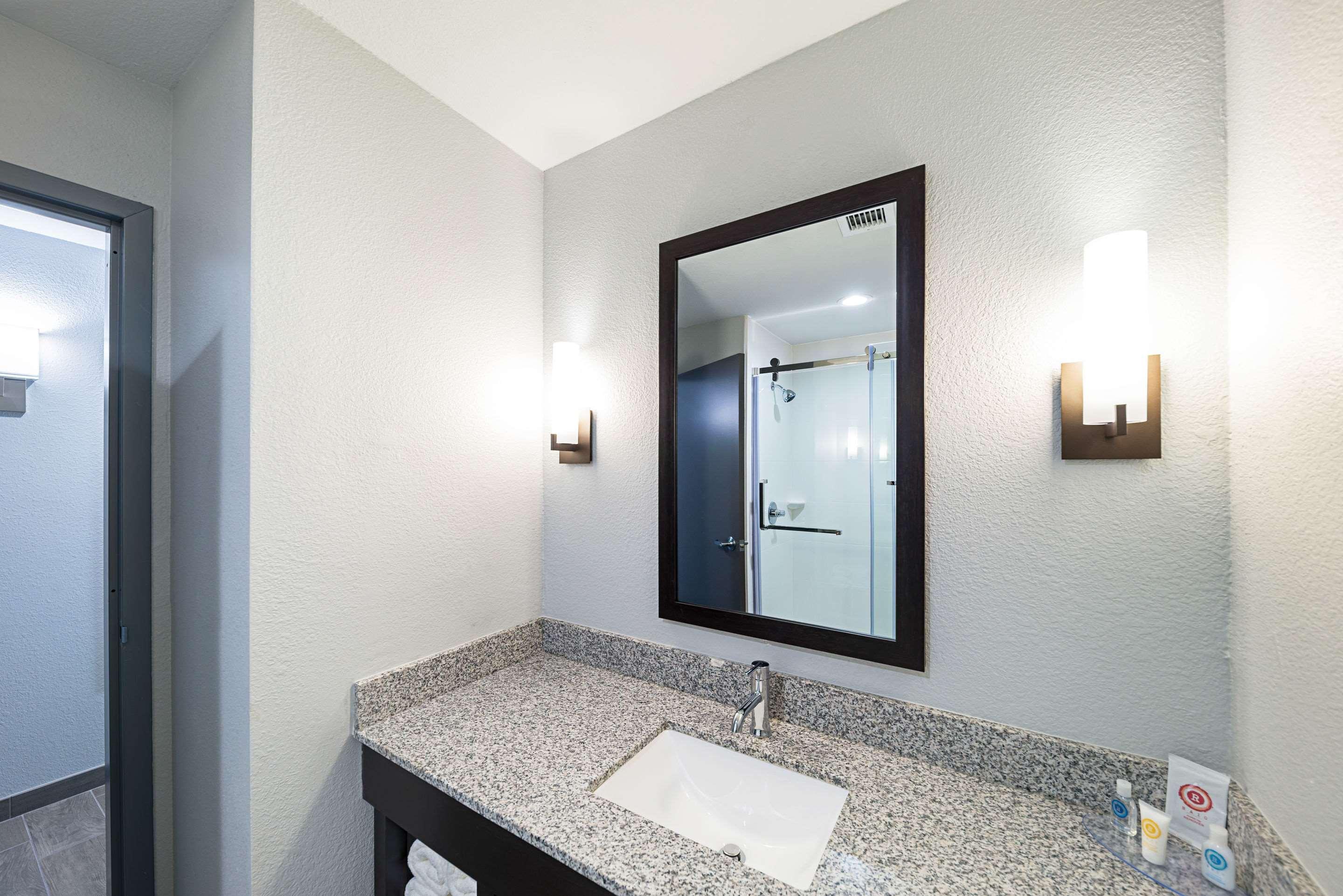 Comfort Inn & Suites Oklahoma City Near Bricktown Extérieur photo