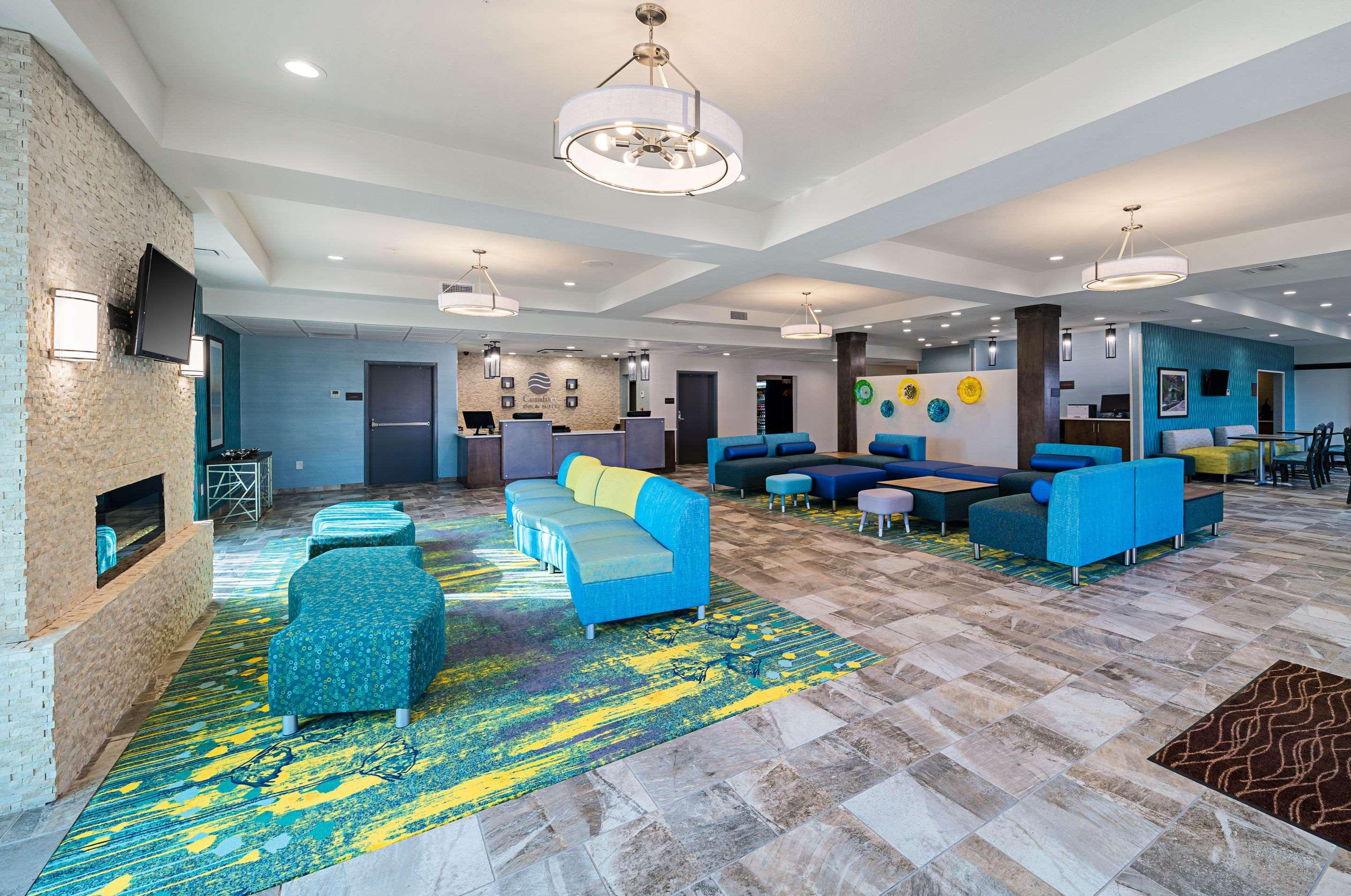 Comfort Inn & Suites Oklahoma City Near Bricktown Extérieur photo